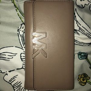 Michael Kors Portfolio Wallet